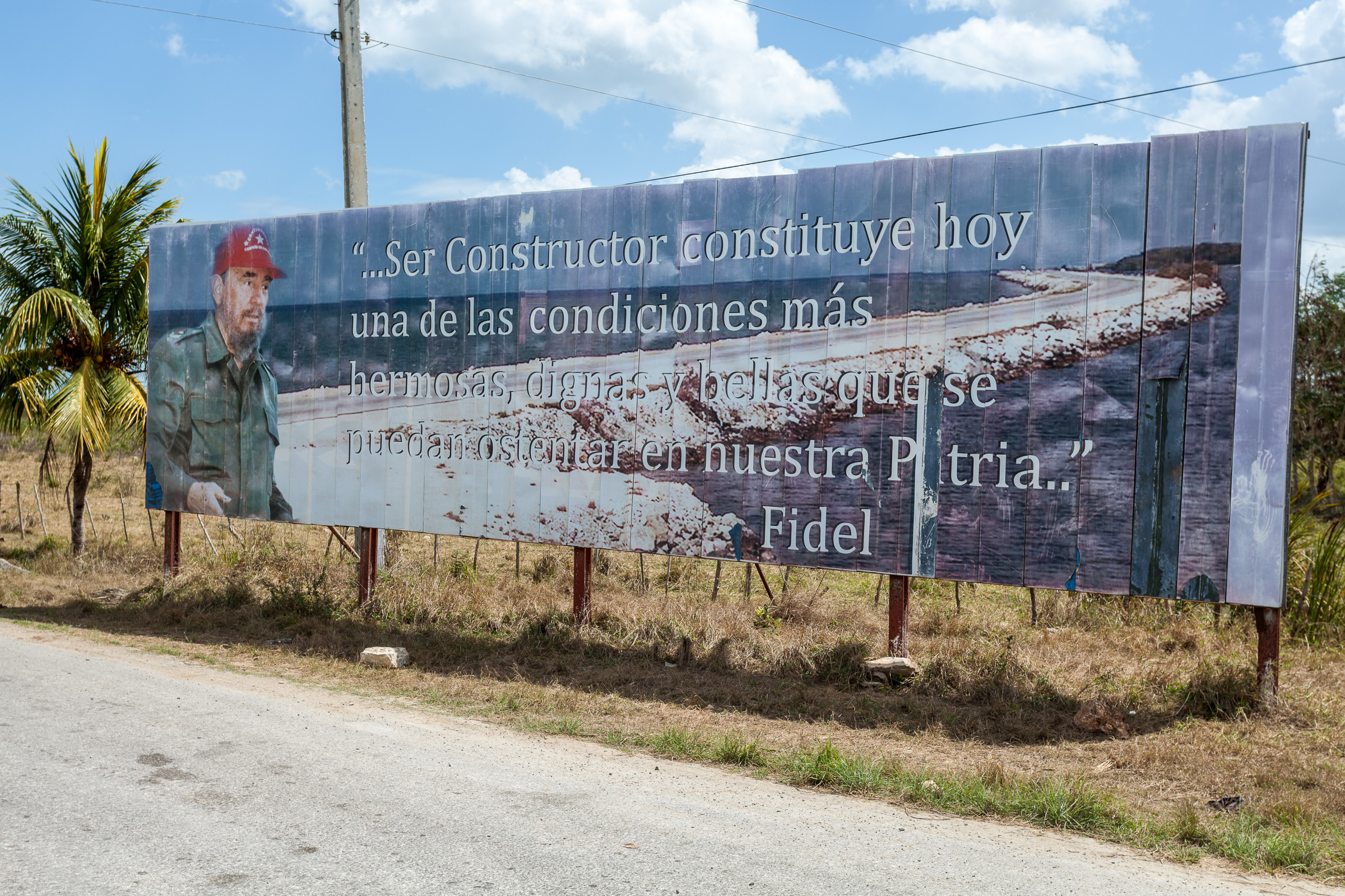 Bernard Crampon Photography - Revolutionary propaganda. One of the two Fidel propaganda we met