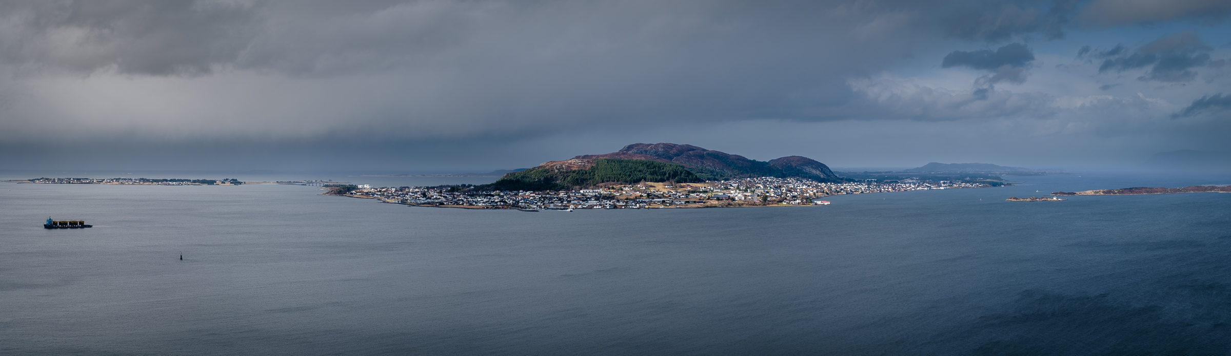 Bernard Crampon Photography - Ålesund is an important fishing port on the Norwegian Sea