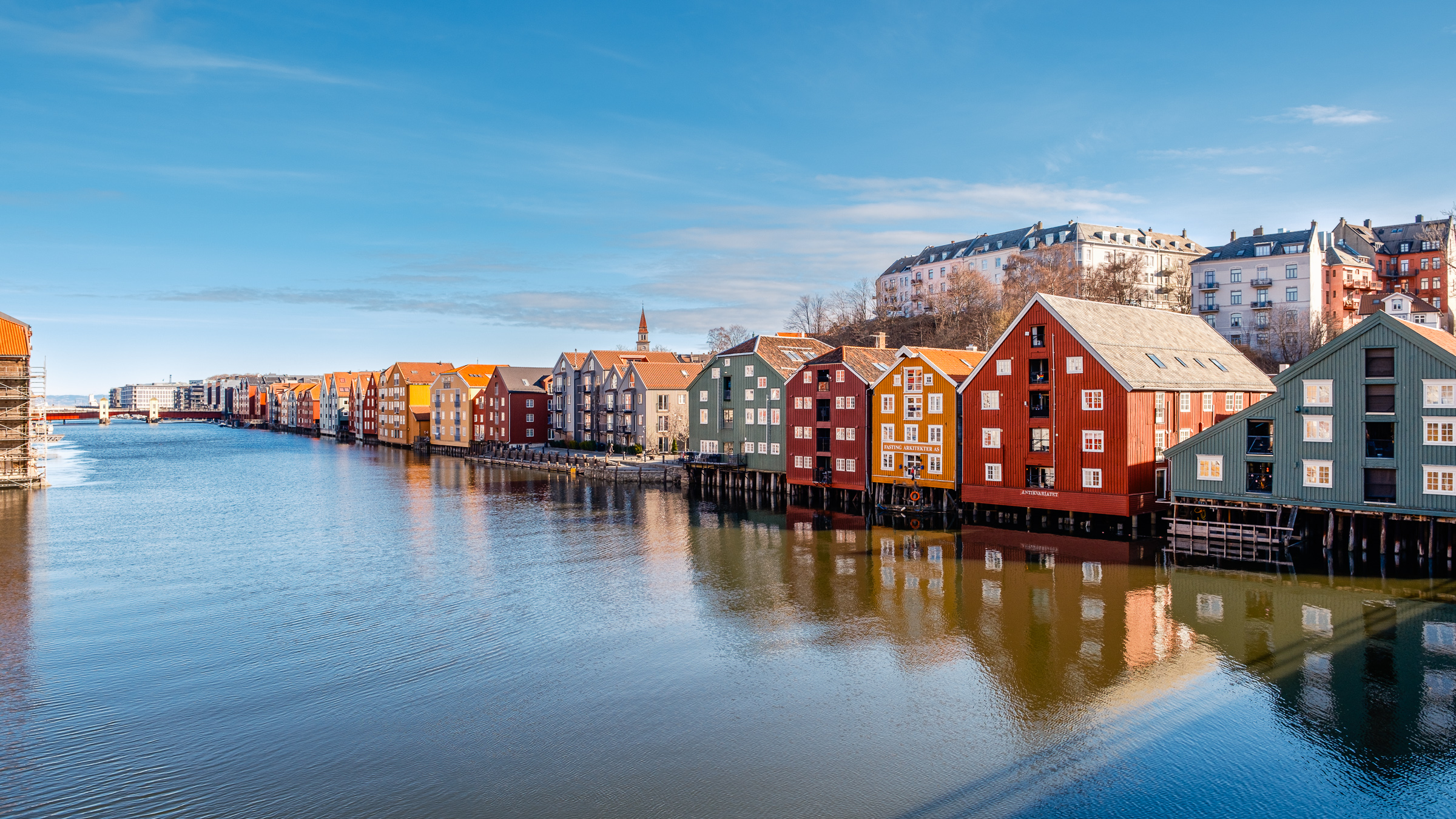 Bernard Crampon Photography - Trondheim, geographically located in the middle of the country, is the third largest city in Norway
