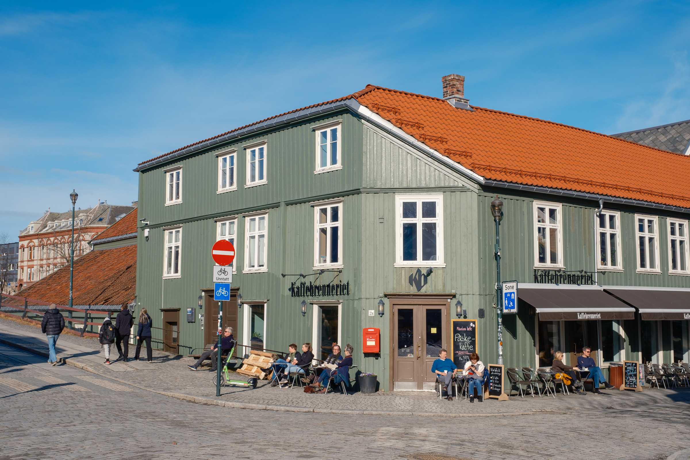 Bernard Crampon Photography - Trondheim, geographically located in the middle of the country, is the third largest city in Norway